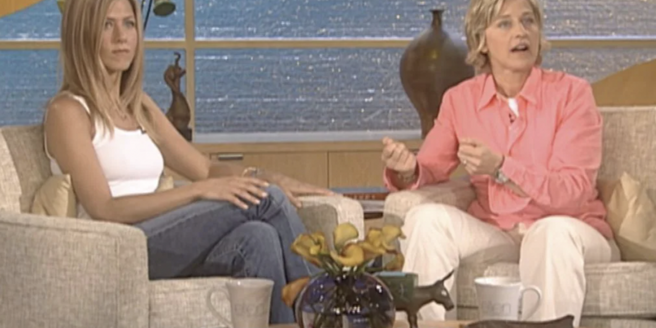 Ellen DeGeneres chiude il suo show dopo 19 anni e chiama Jennifer Aniston, la sua prima ospite in assoluto