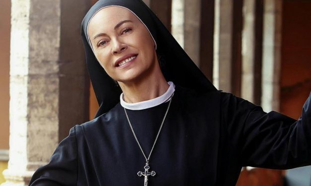 Elena Sofia Ricci lascia ‘Che Dio ci aiuti’: “Ci sarò solo nei primi tre episodi, così avrò il tempo di congedarmi”