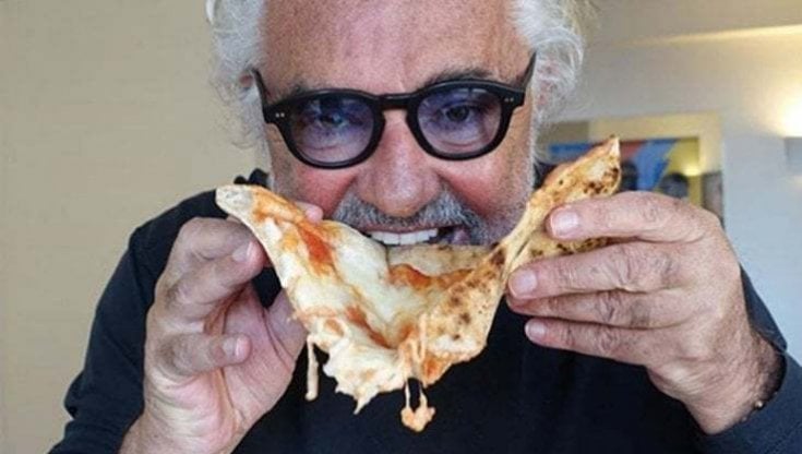 Flavio Briatore: “A Napoli fanno le pizze a 4 euro? Si vede che San Gennaro li aiuta a pagare gli affitti”