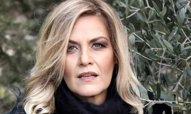 Irene Grandi: “Dal 2016 mi sono sentita messa da parte, con l’esplosione dello streaming mi è mancata la terra sotto ai piedi. Sanremo? Mi sentirei fuori luogo”