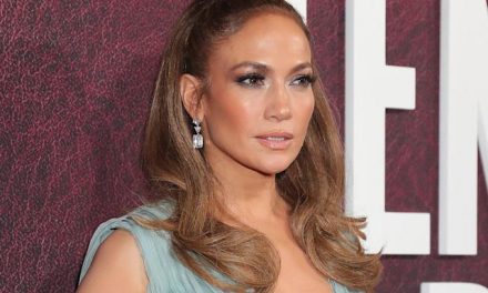 Jennifer Lopez: “Mia madre ci ha massacrato di botte. Una sera abbiamo litigato e me ne sono andata di casa”