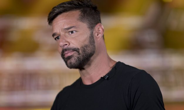 Ricky Martin: “Sono fissato con i piedi e adoro i massaggi. I miei fan li riconoscono a un miglio di distanza!”
