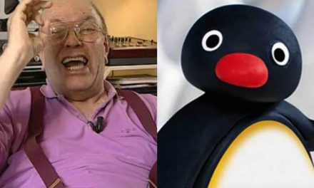 Addio a Carlo Bonomi: eccolo mentre doppiava Pingu in un bellissimo video d’archivio