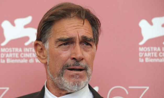 Fabio Testi: “Io un latin lover? Questa etichetta a tutti i costi non mi piace. Sono un ragazzo normalissimo che ama le donne”