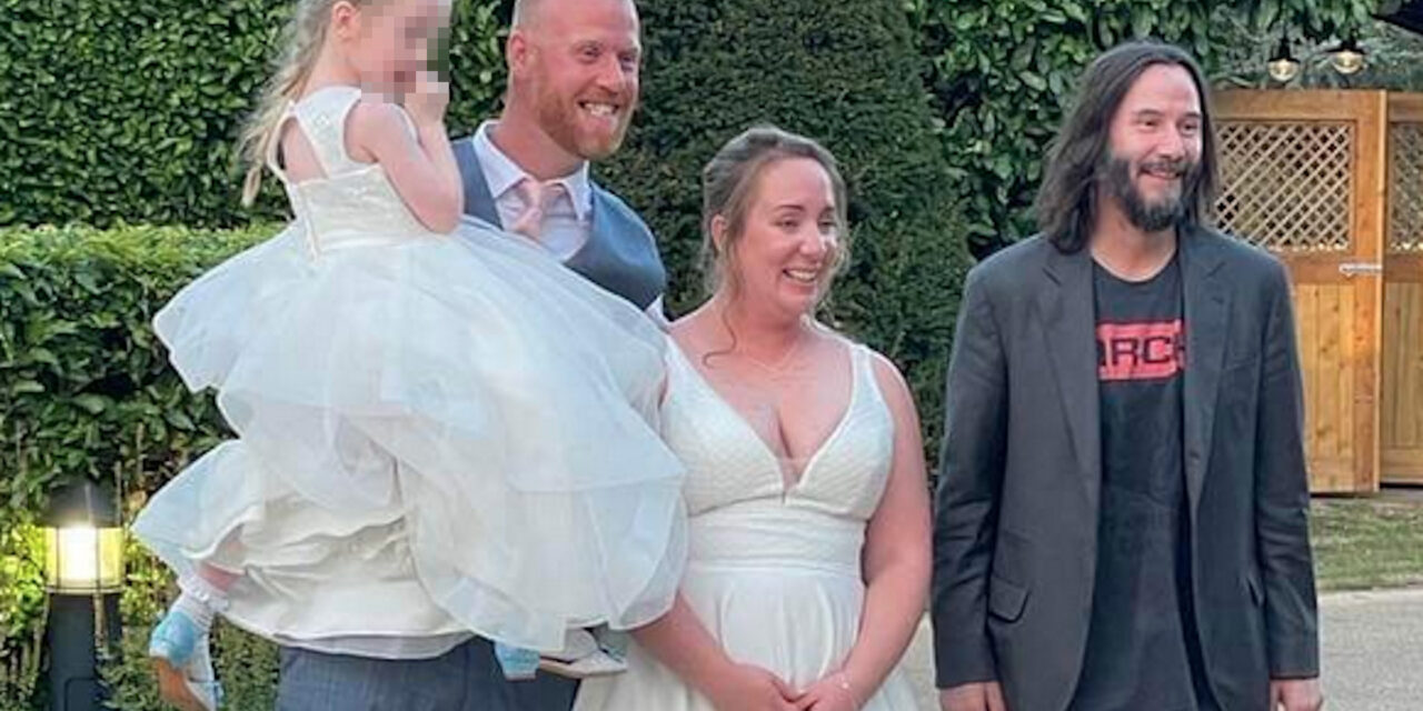 Keanu Reeves invitato ad un matrimonio si presenta a sorpresa