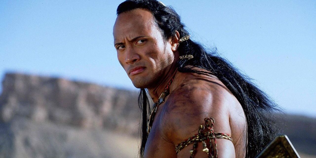 Il Re Scorpione, The Rock: “Per alleggerire la tensione nelle scene intime avevo portato un cuscino che simulava i peti per poi dare la colpa all’attrice”