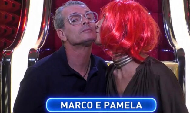 Marco Bellavia corteggia Pamela Prati: “Sono 20 anni che ti guardo, hai bisogno di un uomo come me”