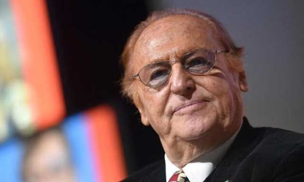 Renzo Arbore: “Bandiera gialla? Prima c’erano solo annunciatori, dopo noi la radio non fu più la stessa. Siamo stati una cerniera generazionale”