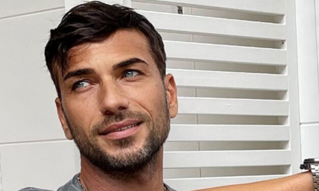 Costantino Vitagliano: “Guadagnavo tantissimo, mi credevo Superman, ma sono finito con gli attacchi di panico”