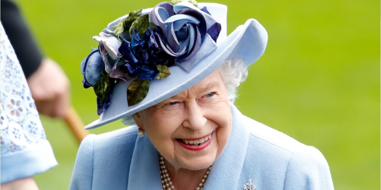 Morte Regina Elisabetta, il ricordo dell’ex segretario: “Nel 1988 mi disse di salire in macchina e si mise al volante del Range Rover. Amava guidare”