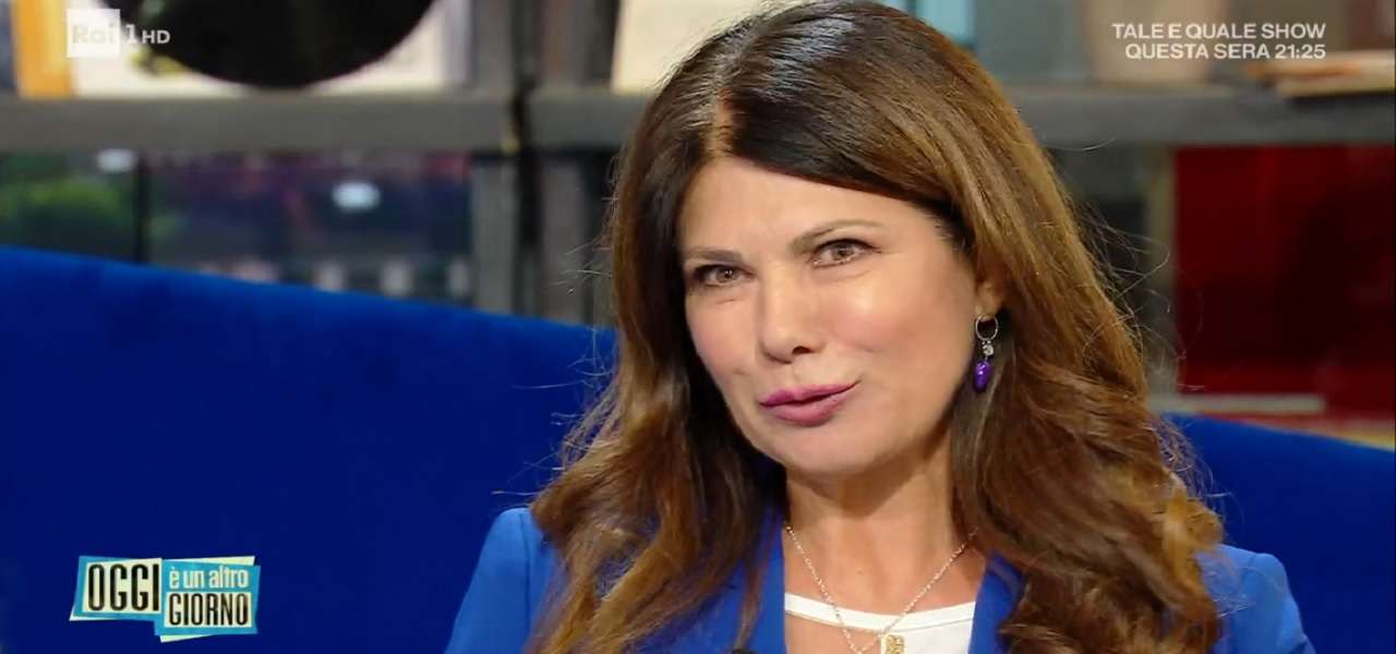 Susanna Messaggio: “Vivo anche di simboli, nessuno muore perchè l’energia si trasforma. Ogni angelo è qui vicino a noi”