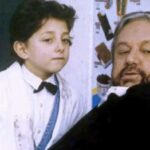 Io speriamo che me la cavo, Pantaleo su Villaggio: “Mi mise sotto al suo cappotto perché faceva freddo, sono cresciuto con quest’immagine”