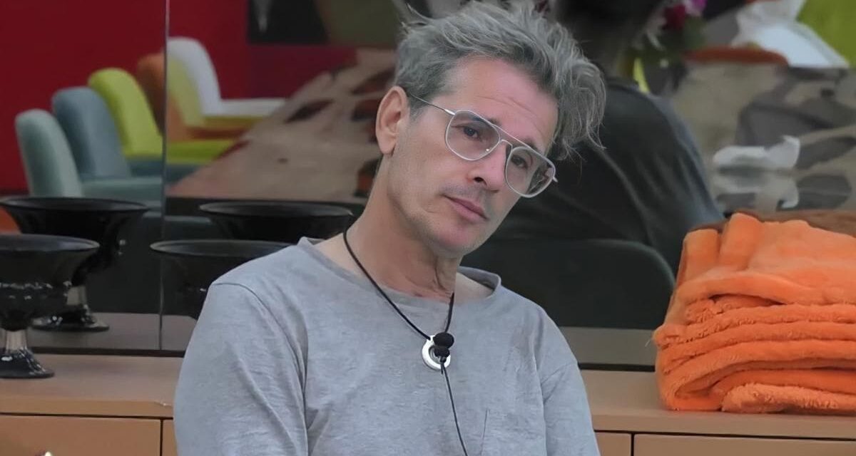 Marco Bellavia abbandona la Casa del Grande Fratello Vip: è polemica