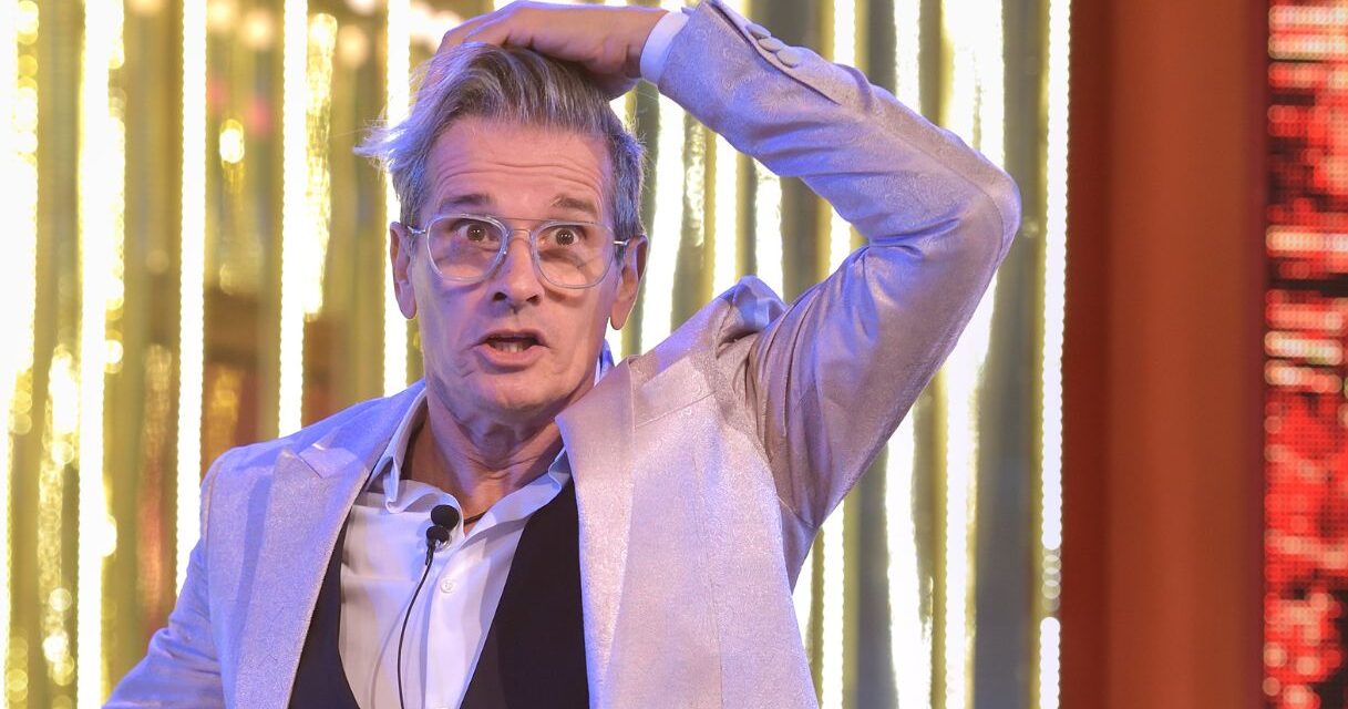 Marco Bellavia torna al Gf Vip con una lettera: “Solo insieme si può soffrire meno, solo condividendo un dolore lo rendiamo meno pesante”