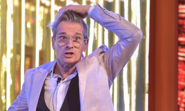 Marco Bellavia torna al Gf Vip con una lettera: “Solo insieme si può soffrire meno, solo condividendo un dolore lo rendiamo meno pesante”