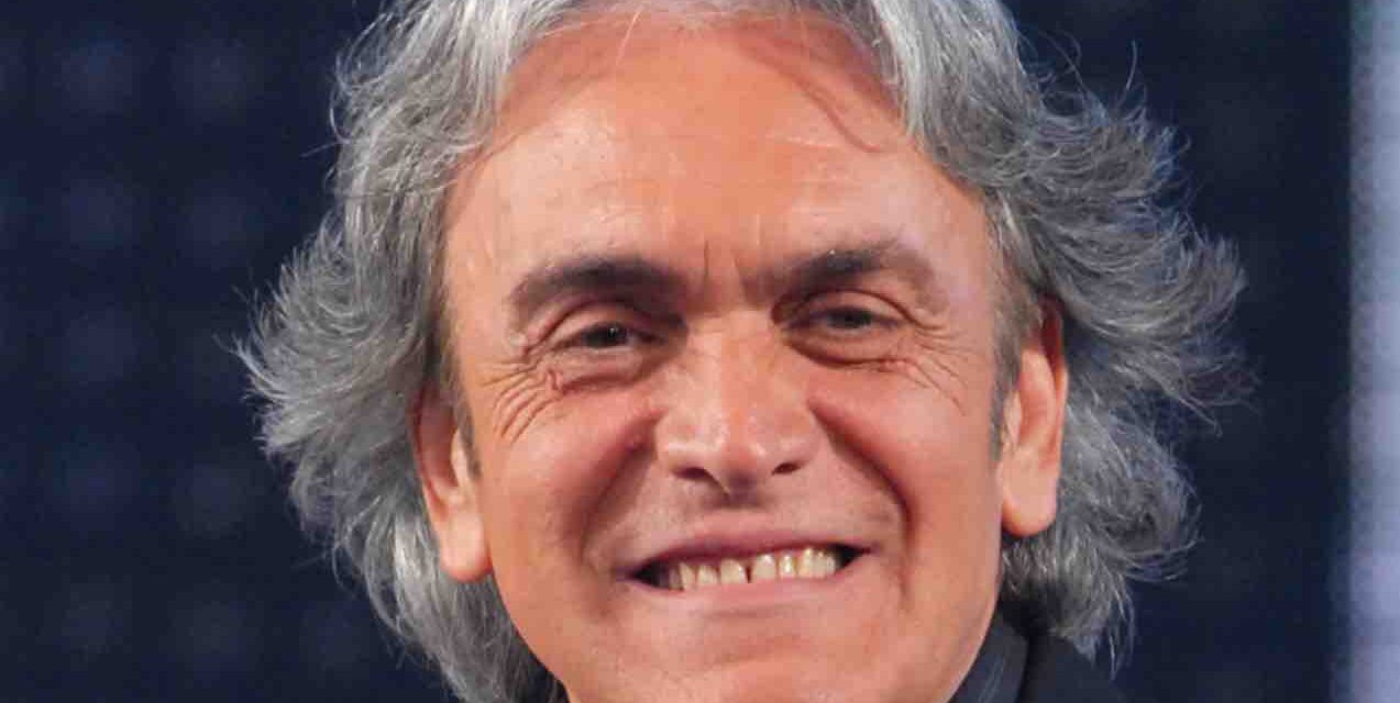 Riccardo Fogli: «Ero al verde quando vinsi Sanremo, mi prestarono 5 milioni per comprarmi uno smoking, due camicie e due paia di scarpe”