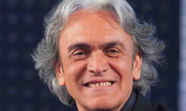 Riccardo Fogli: «Ero al verde quando vinsi Sanremo, mi prestarono 5 milioni per comprarmi uno smoking, due camicie e due paia di scarpe”