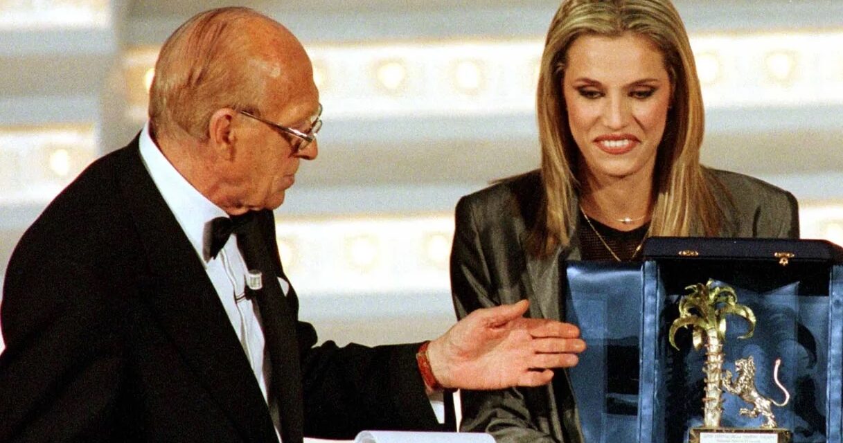 Annalisa Minetti: “A Sanremo Vianello e Sandra Mondaini mi dissero: ‘Dio ti ha tolto una cosa, ma guarda che voce ti ha regalato'”