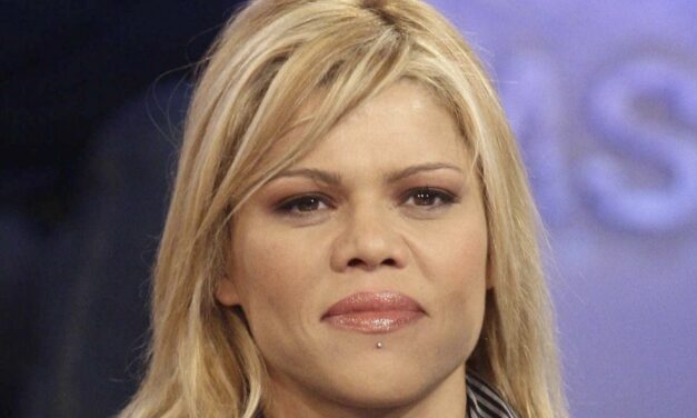 Floriana Secondi: “Mia madre e mia nonna erano prostituite, ho subito tante violenze, sigarette spente addosso”
