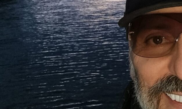 Sanremo, Amadeus annuncia i primi ospiti: “Ci sarà il grande ritorno di Gigi D’Agostino sulla nave da crociera”