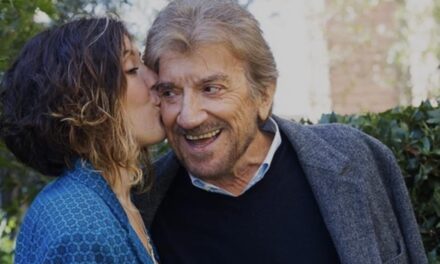 Gigi Proietti, il ricordo della figlia Carlotta a 2 anni dalla morte: “Ogni tanto chiudo gli occhi per sentire la tua voce”
