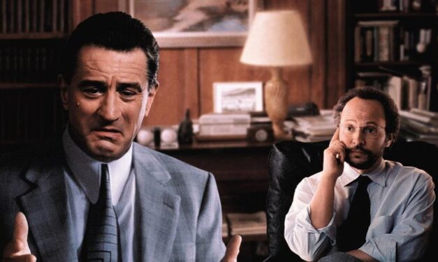 Terapia e pallottole, De Niro: “Abbiamo mostrato al pubblico un lato nascosto della Mafia. Sembra più una commedia all’Italiana”