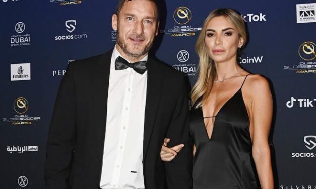 Francesco Totti e Noemi Bocchi a Dubai: baci in pubblico e prima uscita ufficiale