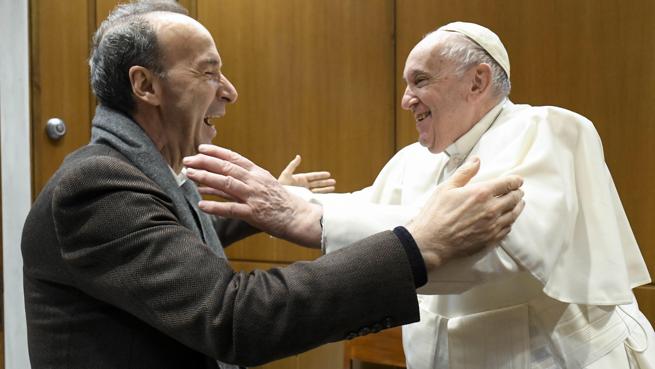 Roberto Benigni incontra Papa Francesco: “Guardate che luce che emana”