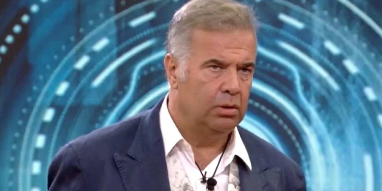 Charlie Gnocchi licenziato dopo il GF VIP, l’appello di Signorini a RTL 102.5: “Riprendetelo”