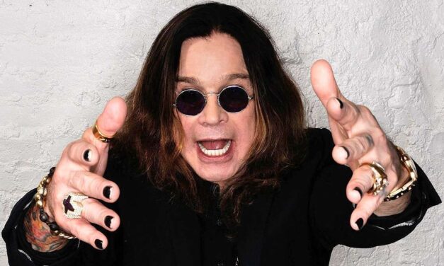 Ozzy Osbourne e la famosa leggenda della testa di pipistrello: “Pensavo fosse un giocattolo, poi ha cominciato a sbattere le ali”