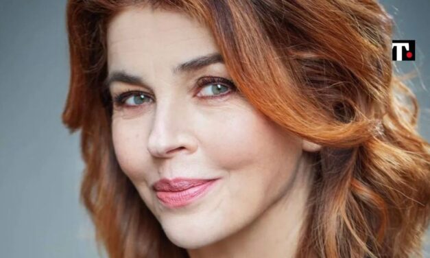 Paola Saluzzi: “Agli esordi alla Rai facevo le fotocopie e portavo i caffè. Da bambina volevo fare la cantante lirica!”