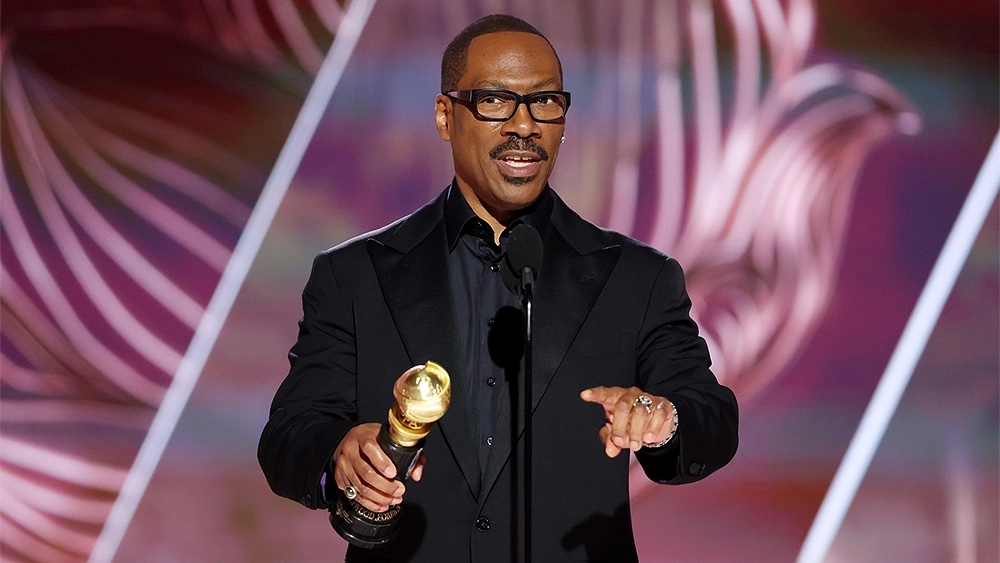 Golden Globes, Eddie Murphy riceve il premio alla carriera e fa una battuta sullo schiaffo di Will Smith