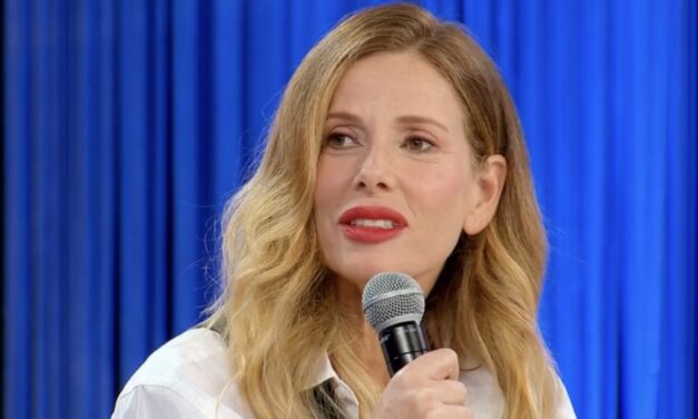 Alessia Marcuzzi: “Scelgo programmi che devo sentire miei. Dicono sempre che ho avuto 100 figli da 100 uomini diversi ma, in realtà, i figli sono due e i padri pure”