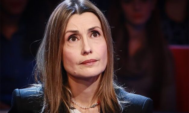 Claudia Koll: “Superai il primo provino de L’avvocato del diavolo ma dissi di no. Oggi ho due figli adottivi e mi occupo dei meno fortunati”