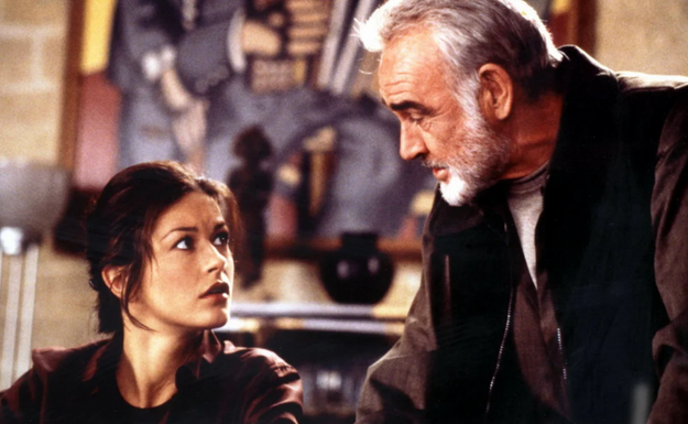 Entrapment, Catherine Zeta-Jones: “Sean Connery era come un mio fratello maggiore, un padre. Mi disse che sarei stata un’ottima Bond Girl”