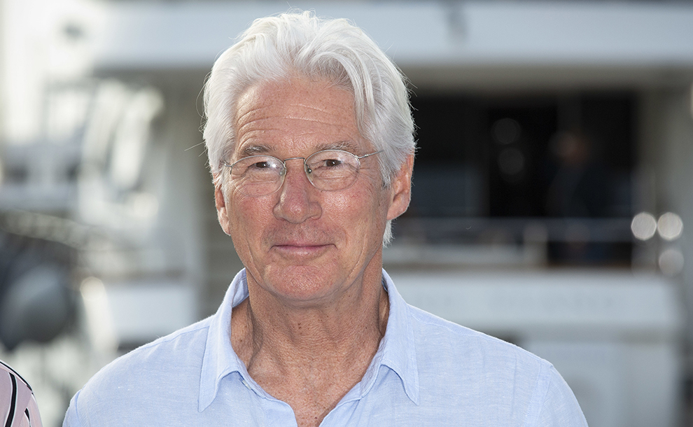 Richard Gere sulla possibilità di interpretare un supereroe: “Non vorrei indossare un mantello, ma con un’idea originale lo farei”