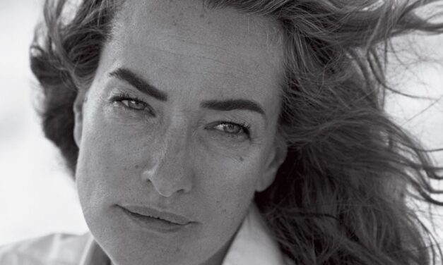 Addio a Tatjana Patitz, la supermodella star degli anni ‘80 e ‘90. Claudia Schiffer: “Lavorare con lei era una gioia”