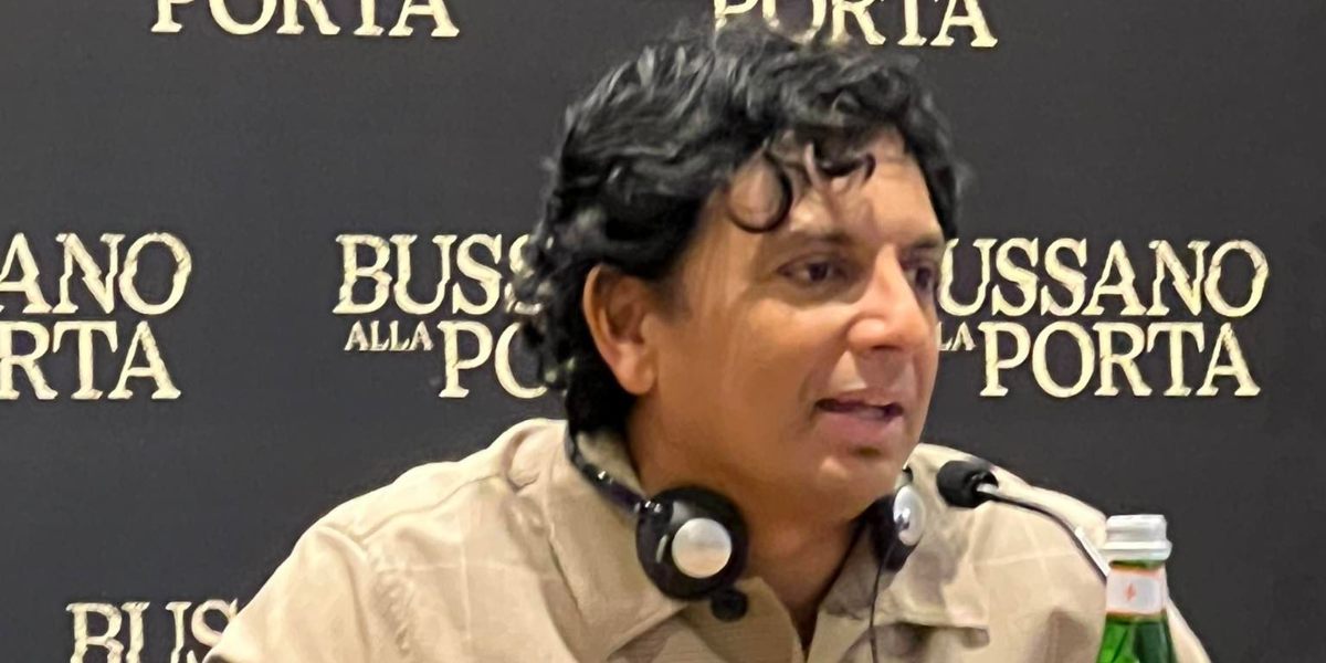 M. Night Shyamalan su Dave Bautista: “Quando abbiamo finito di girare, mi ha dato una cintura da wrestler”