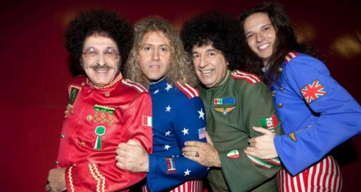 Cugini di Campagna: “Cinquant’anni fa regalammo a Costanzo un martello con su inciso il nome del nostro gruppo”