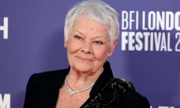 Judi Dench sta perdendo la vista: “Non riesco a leggere i copioni, non vedo quasi più niente”