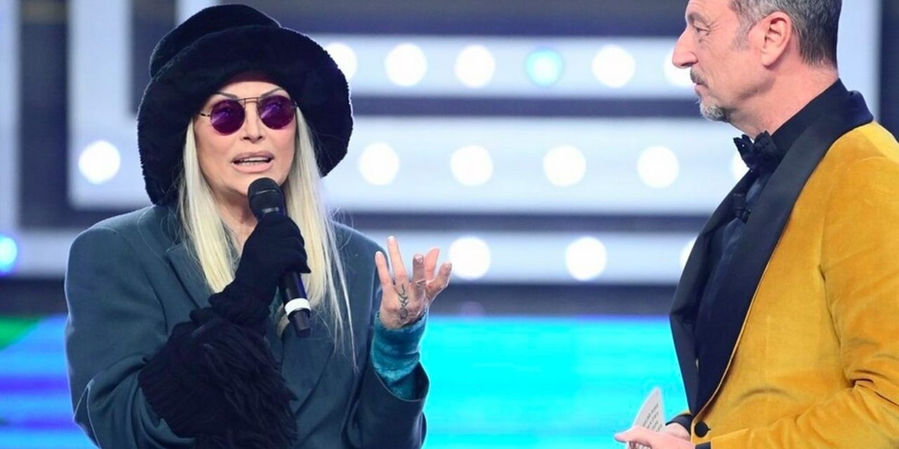 Anna Oxa diserta il green carpet di Sanremo, Amadeus: “Non è stata bene, credo abbia voluto evitare il freddo”