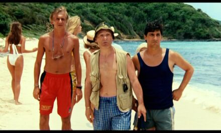 Selvaggi, Ezio Greggio: “Leo Gullotta si lanciò in una buca più profonda del previsto, udii le urla di dolore da metri di distanza”