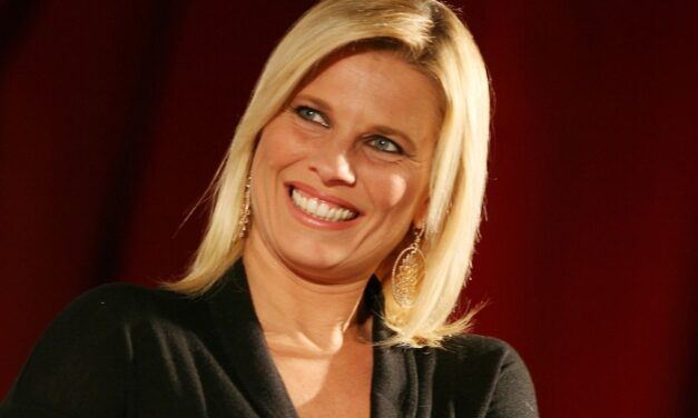 Laura Freddi: “Al mio matrimonio, adesso che Bonolis e Sonia si sono lasciati, inviterei lei, sento più lei che lui, sono più amica di lei!”