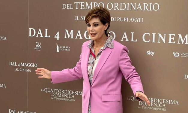 Edwige Fenech: “Da ragazza ho subito molestie, in certi ambienti la prepotenza era la norma. Ora so che la vera libertà è poter dire di no, senza paura”