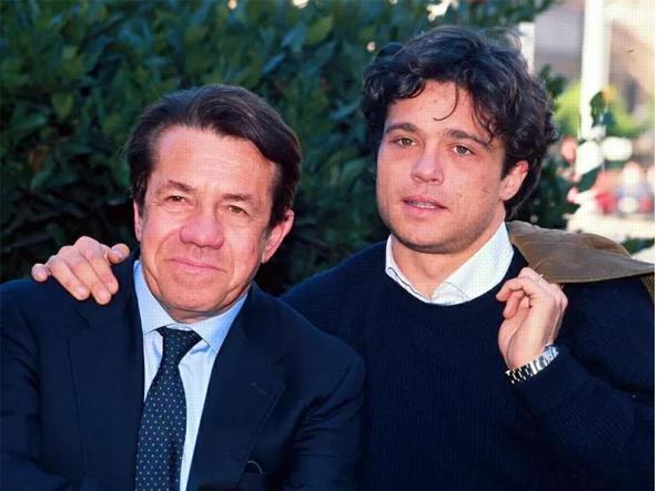 Claudio Amendola ricorda il padre Ferruccio: “Mi insegnò a giocare a bridge in montagna, odiava la neve, si accartocciava sugli skilift”