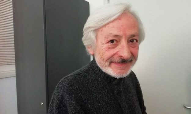 Leo Gullotta: “Il Bagaglino? Sono stati 21 anni meravigliosi. La Signora Leonida? L’ho fatta solo in quel varietà e mi ha permesso di entrare nelle case degli italiani!”