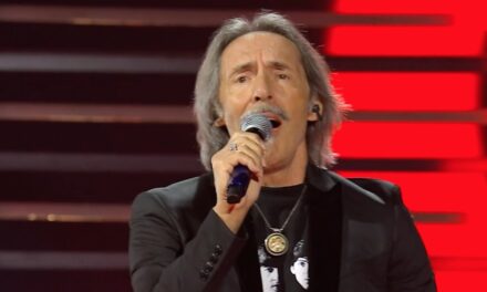 I Migliori Anni: Marco Ferradini torna a cantare “Teorema” emozionandosi