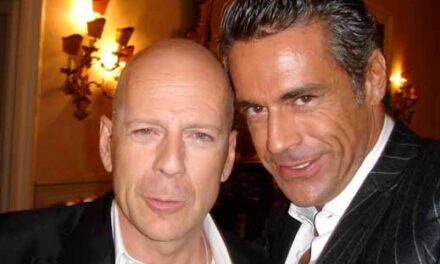 Edoardo Costa: “Poche settimane fa ho rivisto Bruce Willis, è stato struggente percepire il vuoto dei suoi ricordi”