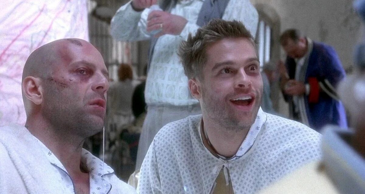 L’esercito delle 12 scimmie, Terry Gilliam tolse le sigarette a Brad Pitt per fargli venire i tic nervosi e Bruce Willis venne pagato la metà