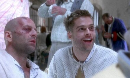 L’esercito delle 12 scimmie, Terry Gilliam tolse le sigarette a Brad Pitt per fargli venire i tic nervosi e Bruce Willis venne pagato la metà